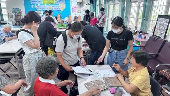 元培健管系師生走入社區、帶長輩找回好睡眠 !圖片